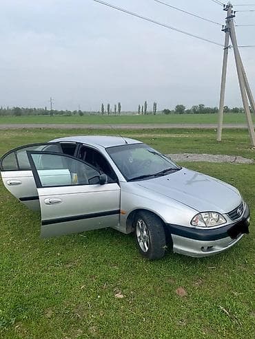 чанган uni v: Toyota Avensis: 2000 г., 1.6 л, Механика, Бензин, Седан — 4