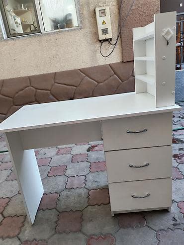 стол письменный б: Маникюрный стол 3000 тыс, полка настенная для лаков 400 — 1