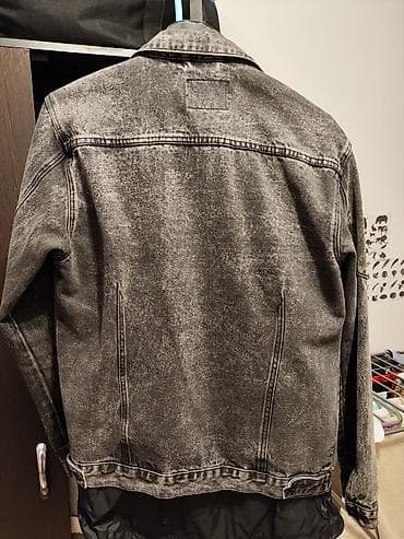 Свадебные платья и аксессуары: Продаю джинсовую куртку темного цвета состояние отличное почти новое — 5