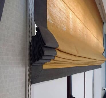 Римская штора. В комплект входит: карниз для римской шторы в сборе