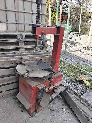 Шиномонтажный комплект оборудования Состав: - Станок для