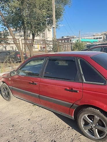 Унаа сатуу: Volkswagen Passat: 1991 г., Лифтбек — 2