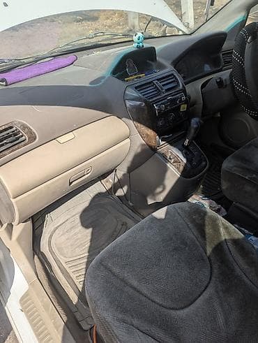 q 7: Mitsubishi Grandis: 1998 г., Автомат, Минивэн — 5