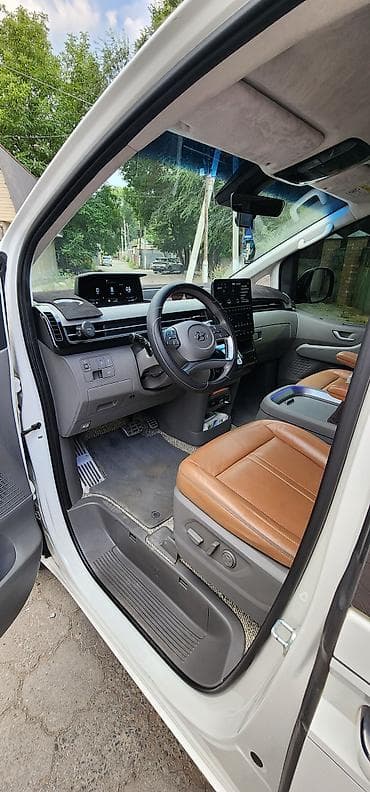 спайс стар: Hyundai Staria: 2021 г., 3.5 л, Автомат, Газ, Минивэн — 10