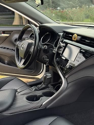 Toyota Camry: 2019 г., 2.5 л, Автомат, Бензин, Седан — 7