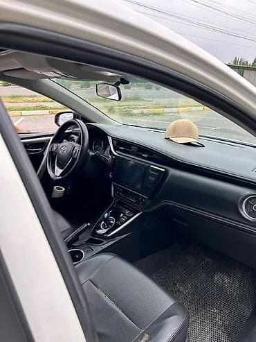 corolla: Toyota Corolla: 2018 г., 1.8 л, Автомат, Гибрид, Седан — 10