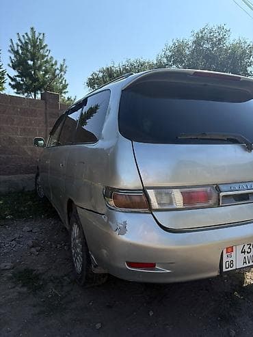 Транспорт: Toyota Gaia: 2002 г., 2 л, Автомат, Газ, Минивэн — 5
