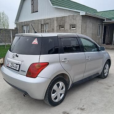 mini jack: Toyota Ist: 2002 г., Автомат, Бензин, Хэтчбэк — 4