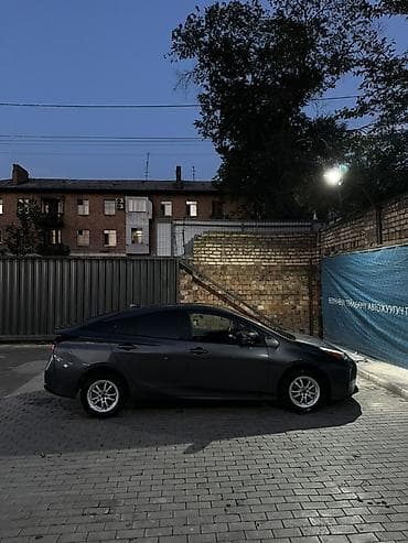 Продажа авто: Toyota Prius: 2021 г., 1.8 л, Вариатор, Гибрид, Хэтчбэк — 5