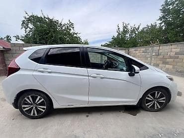 mini cooper: Honda Fit: 2015 г., 1.5 л, Вариатор, Бензин, Хэтчбэк — 5