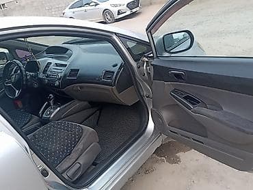 Продажа авто: Honda Civic: 2006 г., Седан — 6