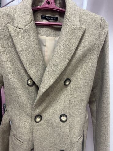 у настоящей женщины должна быть сумка: Классическое женское пальто цвета беж с двубортной застёжкой.Турецкие — 2