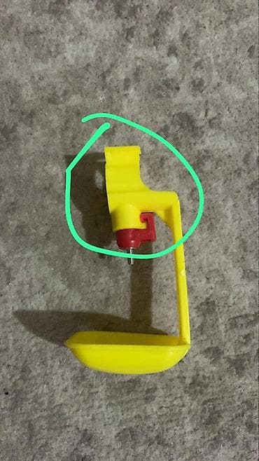 Поилка-капельница для птицы с мини-чашей - Тип: ниппельная поилка с