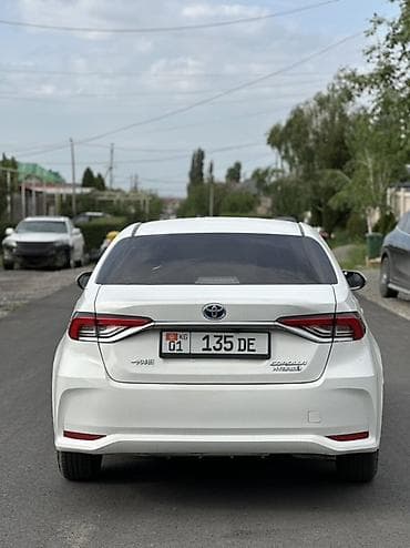 corolla 2016: Toyota Corolla: 2022 г., 1.8 л, Вариатор, Гибрид, Седан — 4