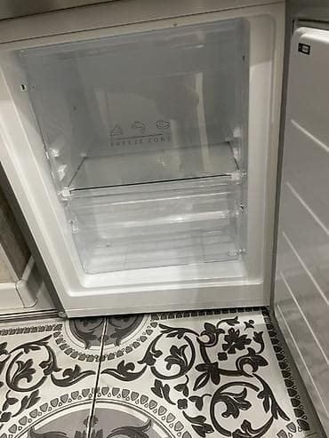 nokia 700: Холодильник Blesk, Двухкамерный — 5