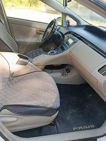 toyota prius plus: Toyota Prius: 2014 г., 1.8 л, Вариатор, Гибрид, Хэтчбэк — 5