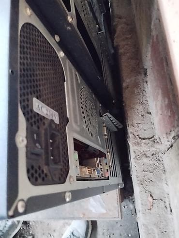 как купить компьютер: Комплект компьютерных корпусов и комплектующих Состав: - 3 системных — 3