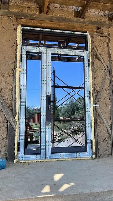 Алюминиевые фасадные окна и входная дверь - Система: алюминиевый at lalafo.kg Алюминиевые фасадные окна и входная дверь - Система: алюминиевый