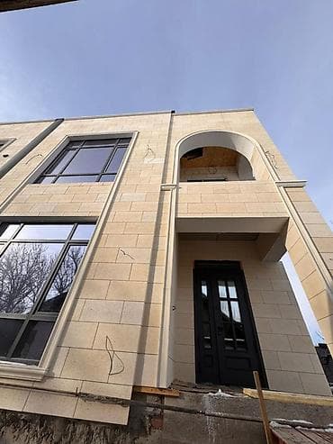 продаю дом 2 этаж: Продаётся современный таунхаус общей площадью 278 м². Дом почти готов — 4