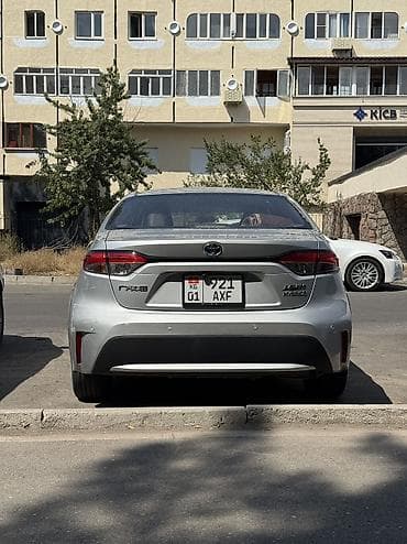 rd 1: Toyota Levin: 2019 г., 1.8 л, Вариатор, Гибрид, Седан — 4