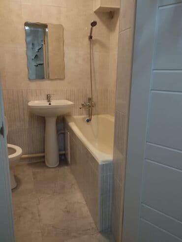 дома на продажу бишкек: 80 м², 3 бөлмө, Брондолгон эшиктер, Евроремонт, Унаа токтотуучу жай — 4