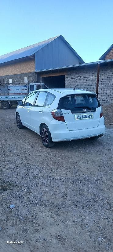 тюнинг аккорд 7: Honda Fit: 2014 г., 1.5 л, Механика, Бензин, Хэтчбэк — 3