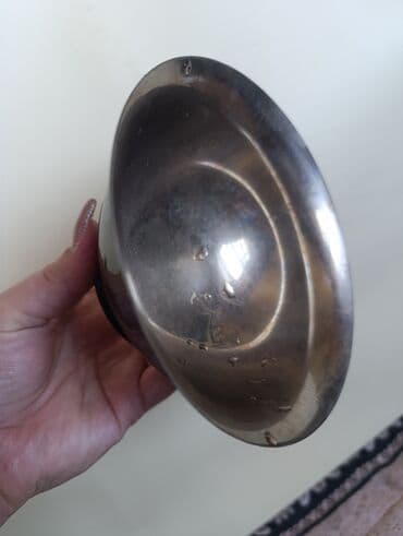 кружка металлическая: Продается чашка с ножкой посеребренная. мельхиор с надписью Ереван — 3