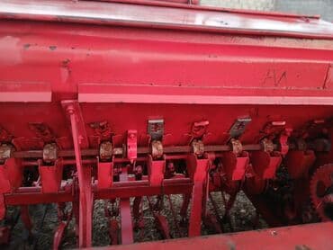 обмен на погрузчик: Продаю сеялку зерновая травяная с сашниками для клевера 46 рядков — 4