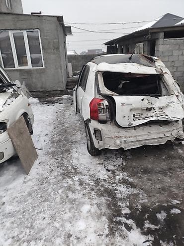 ГБО: Toyota RunX (хэтчбек) на разбор. Комплектация и что цело по фото: - — 1