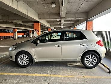 Toyota Auris: 2008 г., 1.6 л, Робот, Бензин, Хэтчбэк
