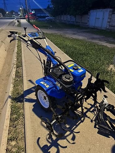 косилки бензиновые: Мотоблок бензиновый, с фрезами Описание: - Тип: мотоблок с — 4