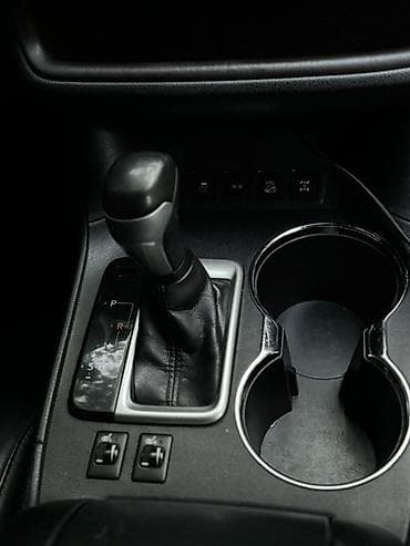 Продажа авто: Toyota Highlander: 2017 г., Автомат, Бензин, Кроссовер — 8