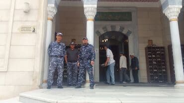 работа вахтой от прямых работодателей от 150 000: Борбордук мечитти кайтарганга кузотчу балдар керек. Жашы 20-50 — 1