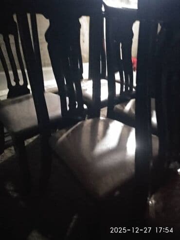 Балдар эмереги: Зал үчүн отургуч, Колдонулган, Жыгач — 6