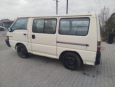 мицубиси джуниор: Mitsubishi L300: 1991 г., Бус — 6