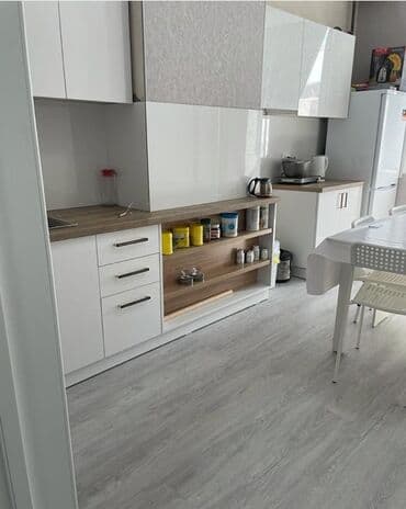 Буйрутма эмеректер, Ашкана, Отургучтар, Ашкана гарнитурасы, Үстөл