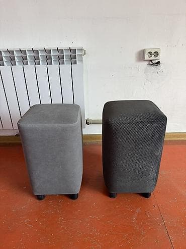 пуфы: 1 шт 1000
Высота 46 47сантиметр
Ширина 28 см — 4