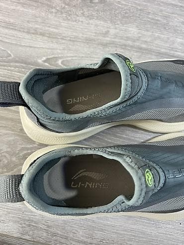 сунот кийим: Кроссовки Li-Ning без шнурков Состояние новых,одевал 1 раз,размер не — 4