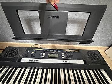 Синтезаторы: Синтезатор Yamaha PSR-E243 - 61 полноразмерная клавиша - Встроенные — 4