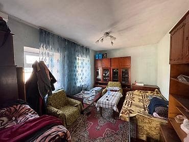 продаю дом с магазином: 🏡 Продается участок с домом в перспективном районе Бишкека! 📍 ж/м — 7