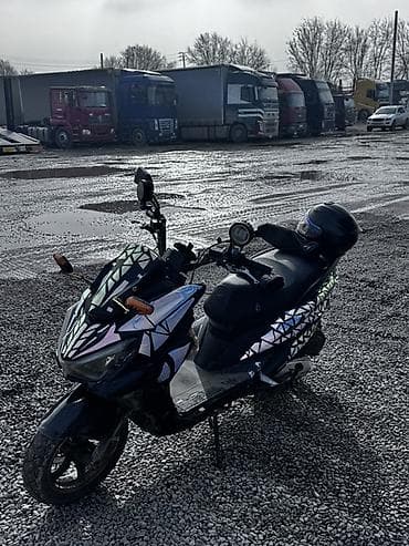 Кумурска мотороллер: Скутер с оригинальным тюнингом кузова Описание: - Городской скутер в — 1