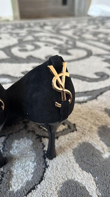 nike vintage: Каблуки 39того размера, ни разу не носила. покупала для выпускного, но — 2