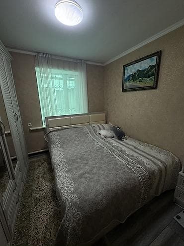 двух спалный кроват: Двуспальная кровать, Б/у, С матрасом, длина - 200 см — 1