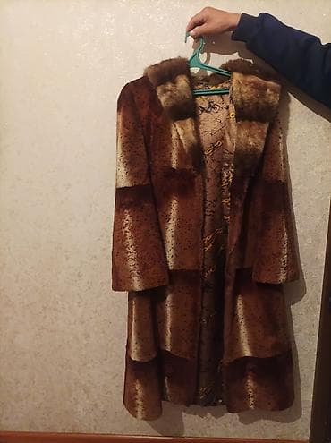 Шуба из натурального меха, длина миди. Пэчворк-раскладка из меховых