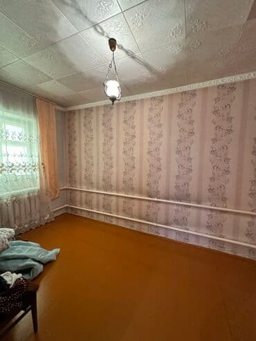 продаю дом село комсомольский: Үй, 100 кв. м, 3 бөлмө, Кыймылсыз мүлк агенттиги, Эски ремонт — 2