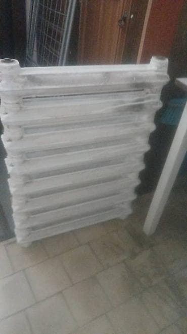 батарейа: Чугунные батареи Б/у, Количество секций: 8 шт — 1