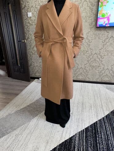 Пальто: Продаю пальто в идеальном состоянии Турция 🇹🇷 
Размер 38(44-46) — 1