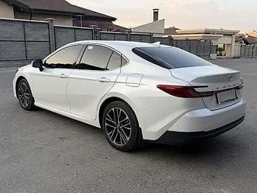 домик машина: Toyota Camry: 2025 г., 2.5 л, Автомат, Гибрид, Седан — 4
