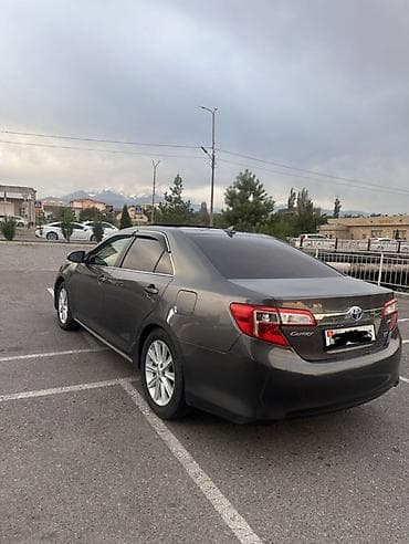 люк 124: Toyota Camry: 2013 г., 2.5 л, Автомат, Гибрид, Седан — 3