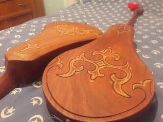 домбра комуз: “Баткендин Оругунан — Именной Комуздар 30 Жылдык Мурас Менен!” Чыныгы — 9